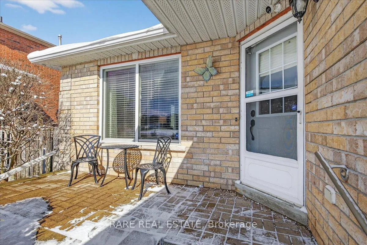 Photo 4 of 220 Livingstone Street E, Barrie, Little Lake — HOMEH