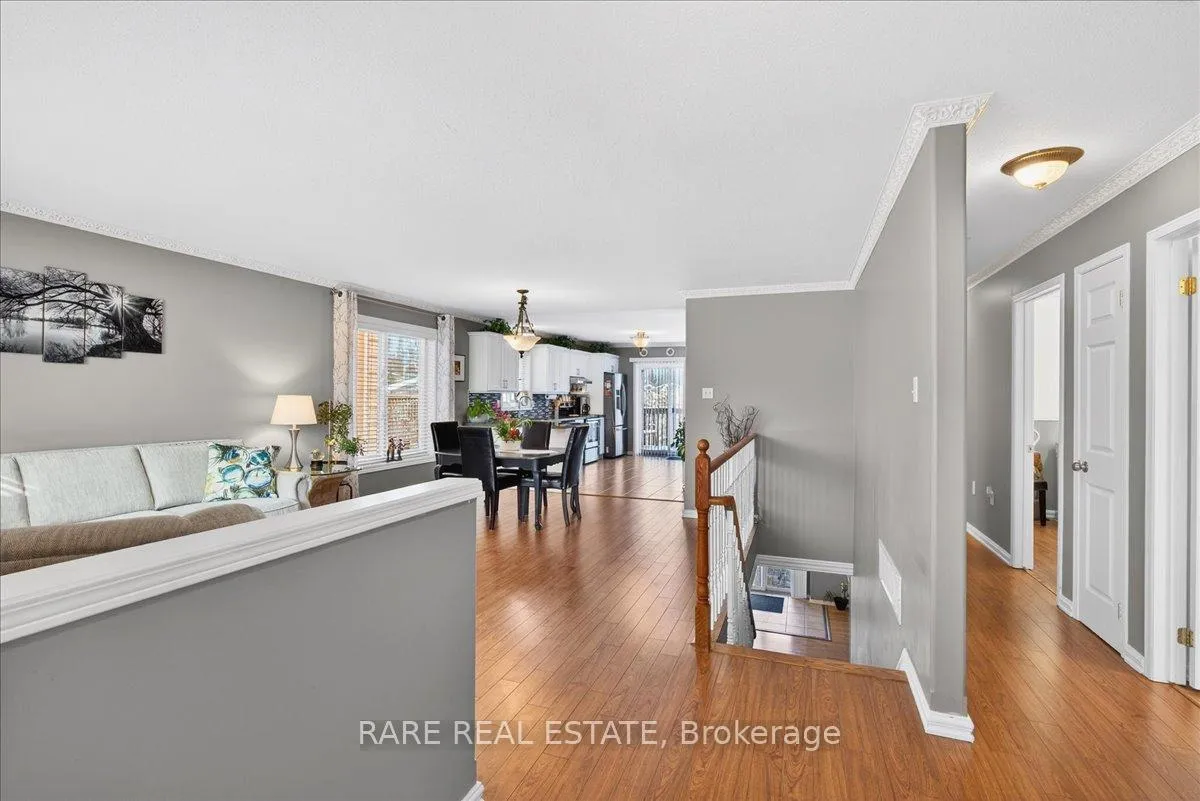 Photo 5 of 220 Livingstone Street E, Barrie, Little Lake — HOMEH
