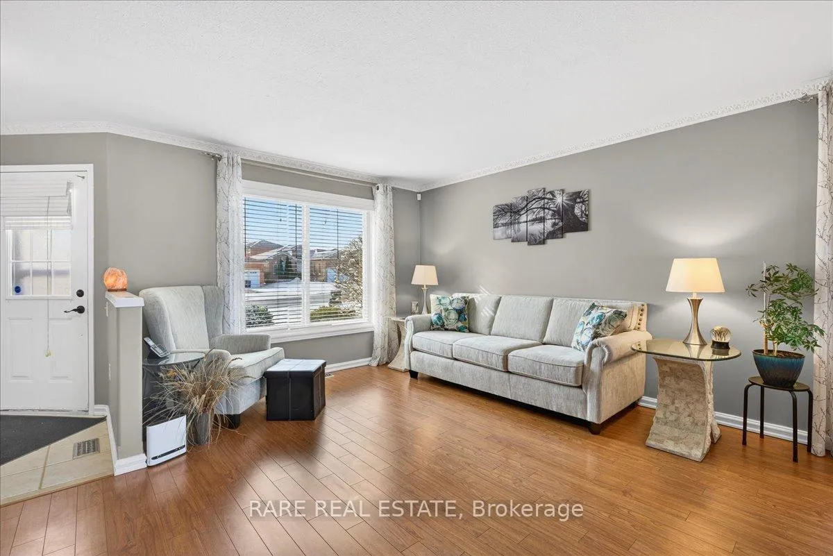 Photo 6 of 220 Livingstone Street E, Barrie, Little Lake — HOMEH
