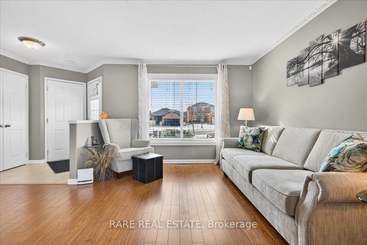 Photo 7 of 220 Livingstone Street E, Barrie, Little Lake — HOMEH