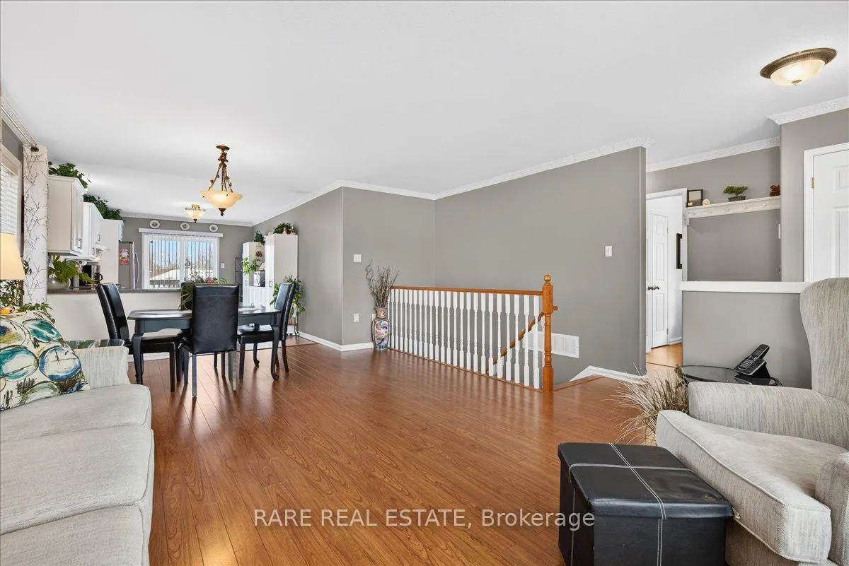 Photo 8 of 220 Livingstone Street E, Barrie, Little Lake — HOMEH