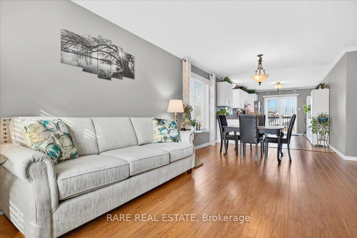 Photo 9 of 220 Livingstone Street E, Barrie, Little Lake — HOMEH