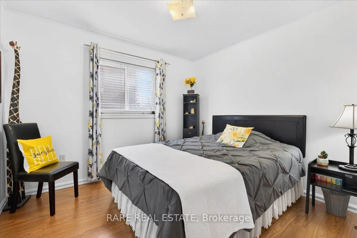Photo 17 of 220 Livingstone Street E, Barrie, Little Lake — HOMEH