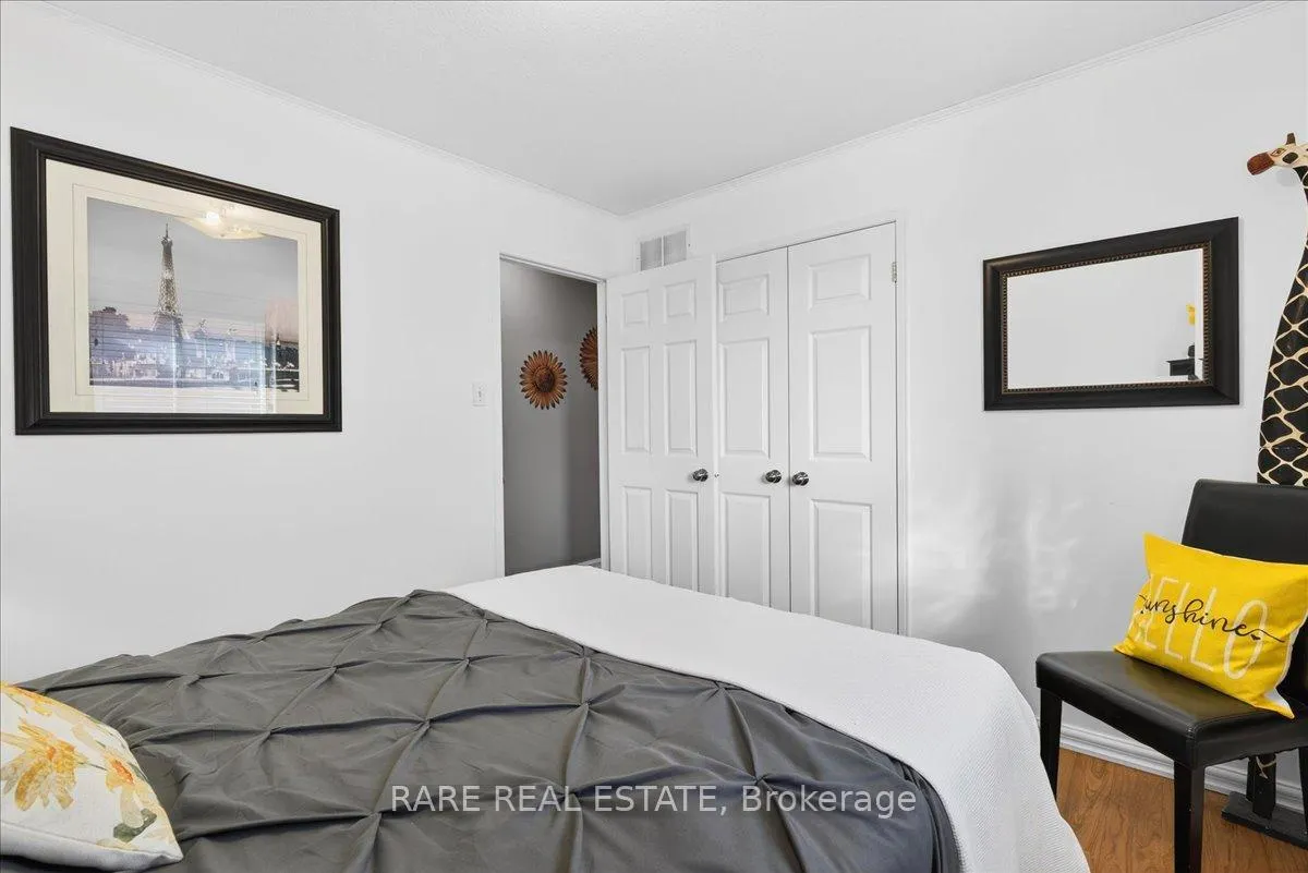 Photo 18 of 220 Livingstone Street E, Barrie, Little Lake — HOMEH