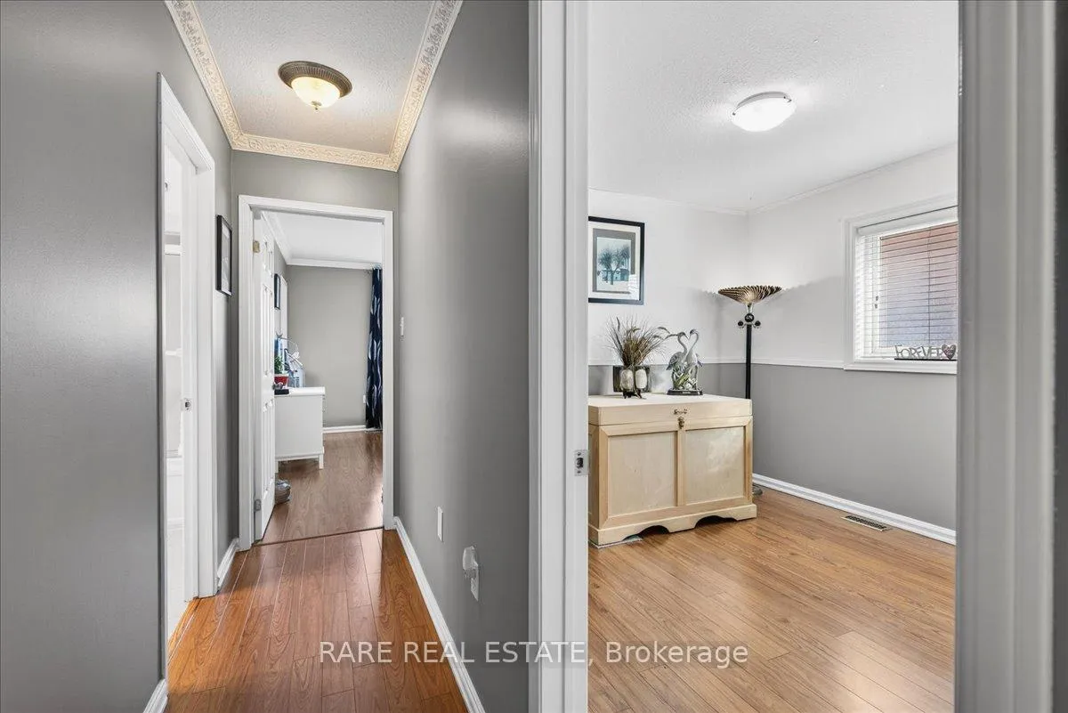 Photo 19 of 220 Livingstone Street E, Barrie, Little Lake — HOMEH