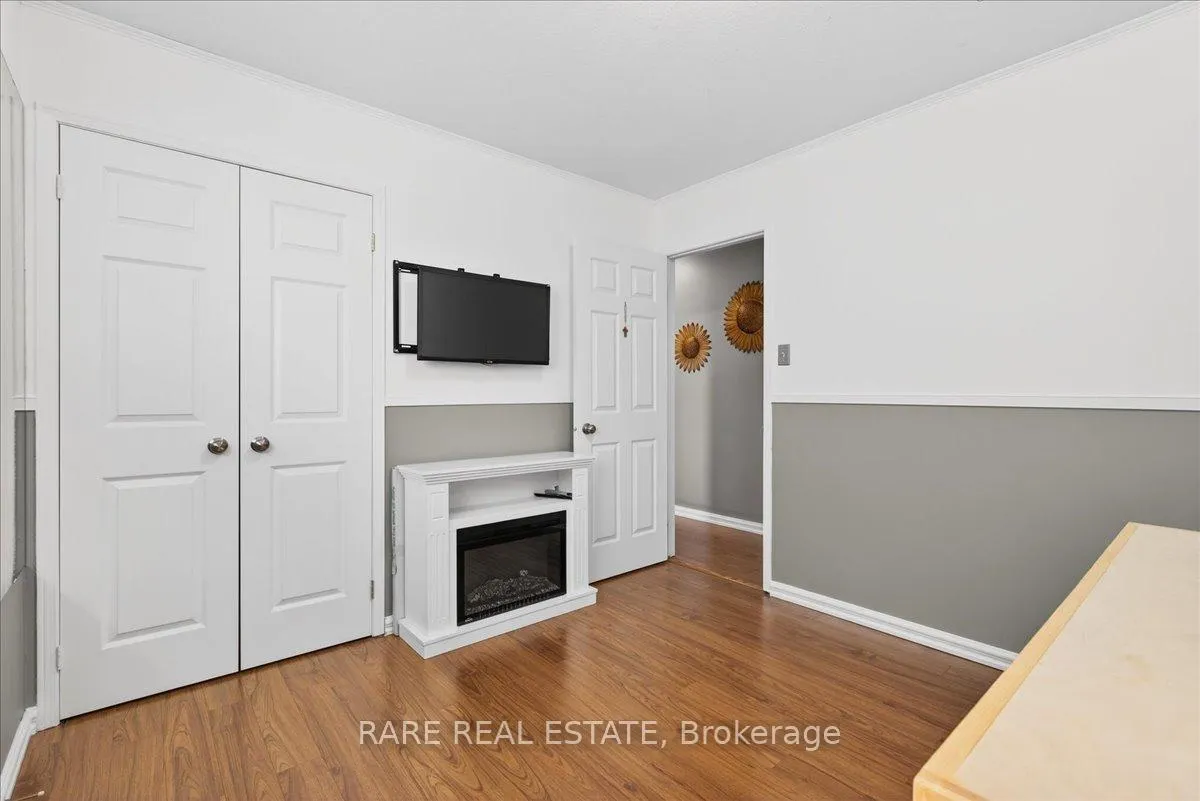 Photo 21 of 220 Livingstone Street E, Barrie, Little Lake — HOMEH