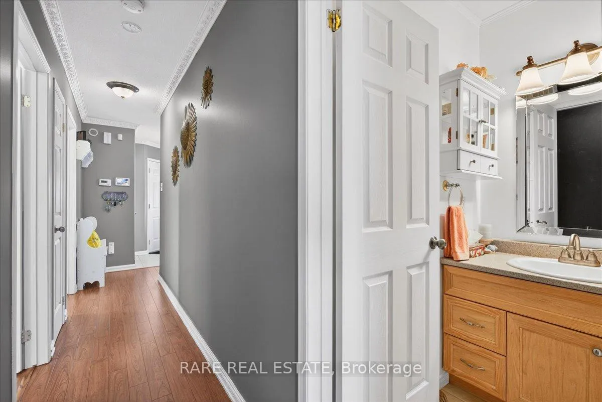 Photo 22 of 220 Livingstone Street E, Barrie, Little Lake — HOMEH