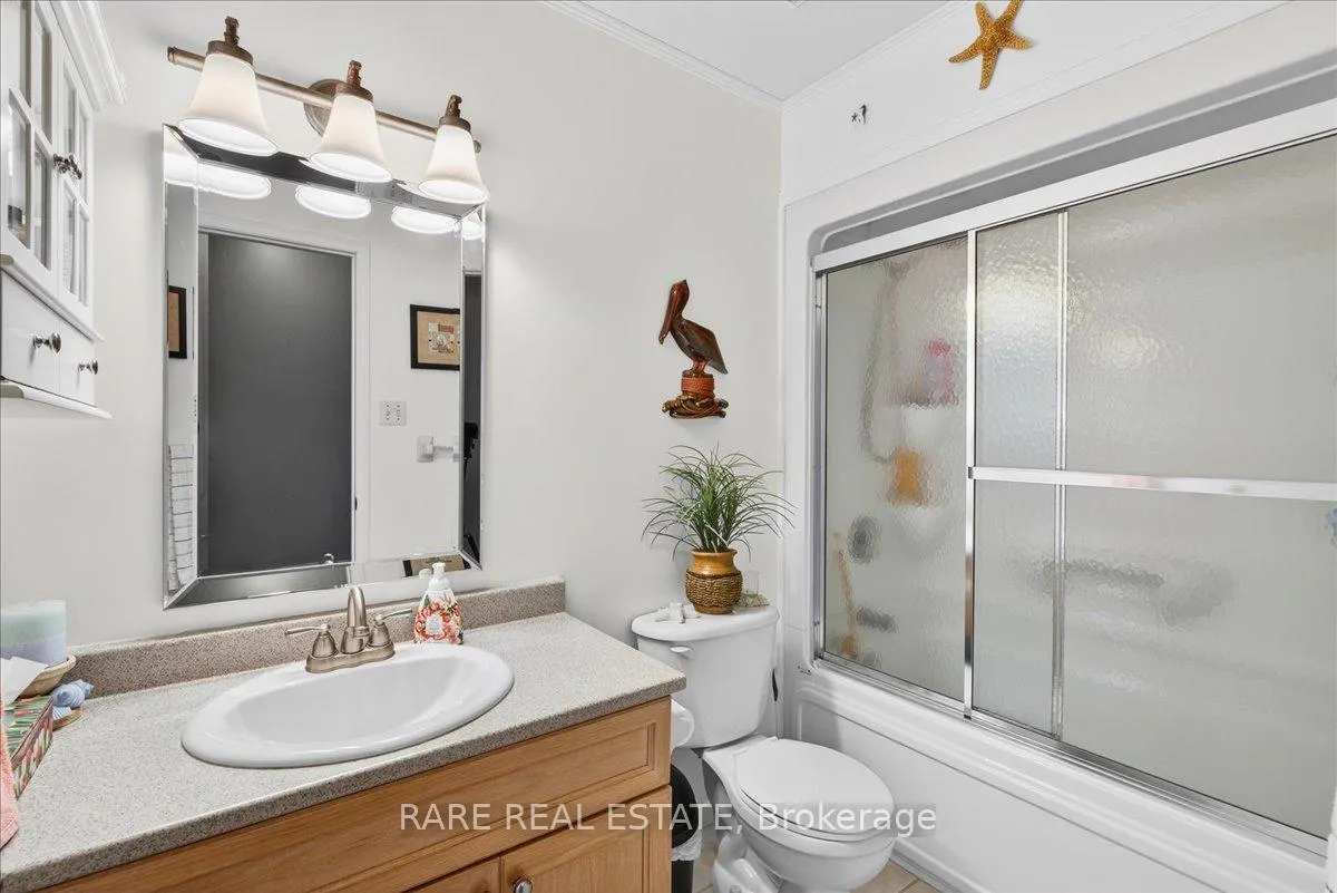 Photo 23 of 220 Livingstone Street E, Barrie, Little Lake — HOMEH