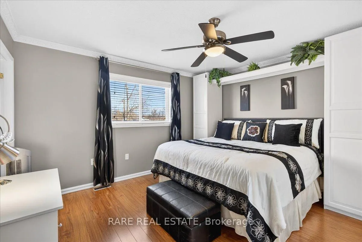 Photo 24 of 220 Livingstone Street E, Barrie, Little Lake — HOMEH