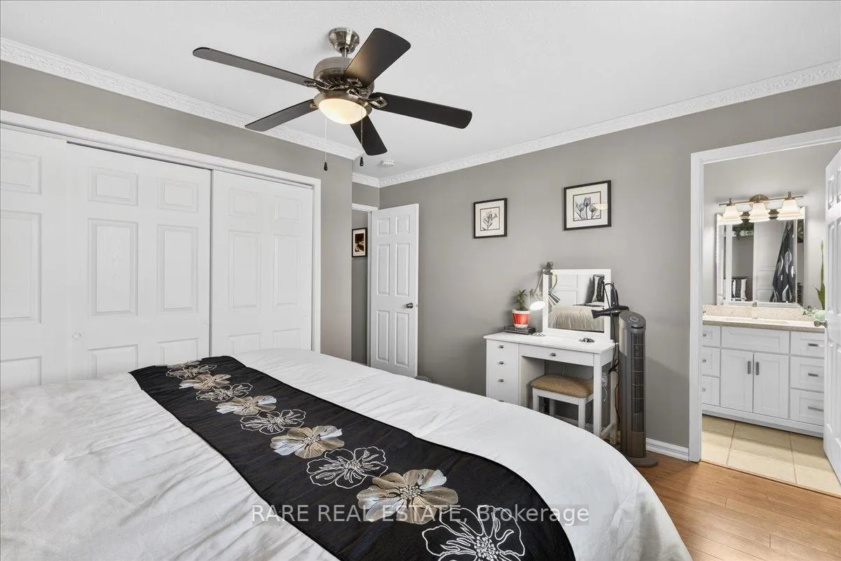 Photo 25 of 220 Livingstone Street E, Barrie, Little Lake — HOMEH