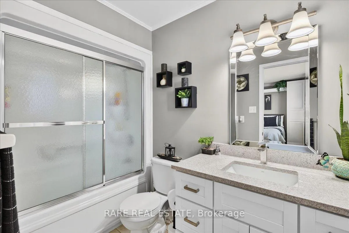 Photo 26 of 220 Livingstone Street E, Barrie, Little Lake — HOMEH