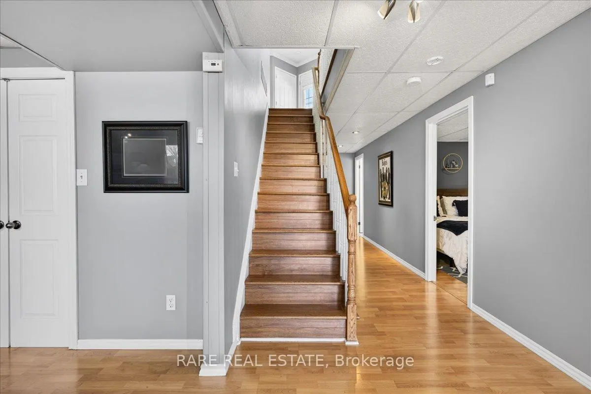 Photo 29 of 220 Livingstone Street E, Barrie, Little Lake — HOMEH