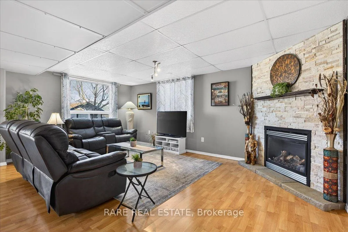 Photo 31 of 220 Livingstone Street E, Barrie, Little Lake — HOMEH