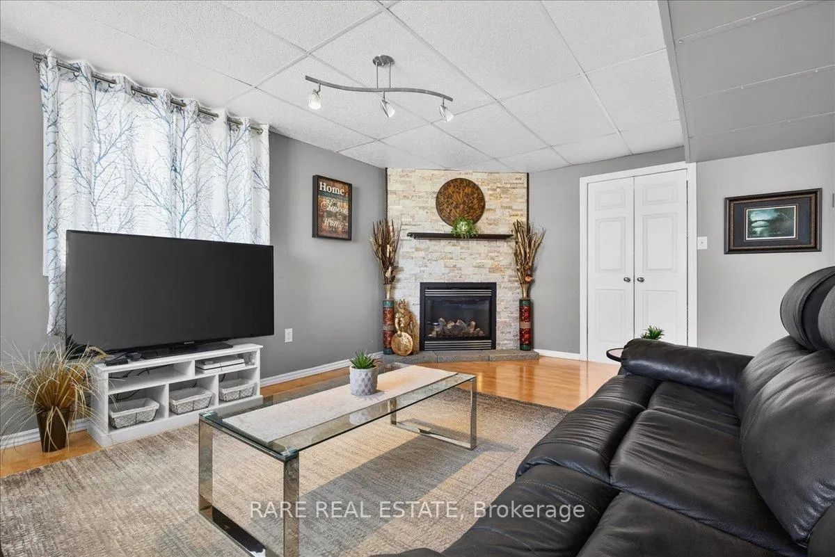 Photo 32 of 220 Livingstone Street E, Barrie, Little Lake — HOMEH