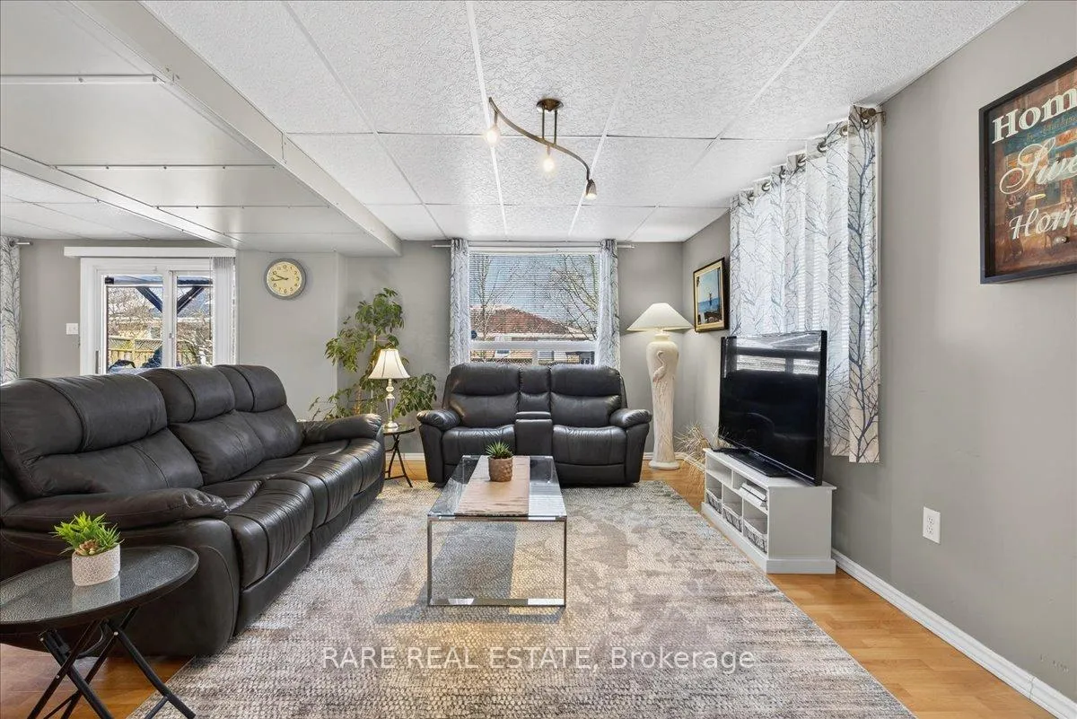 Photo 33 of 220 Livingstone Street E, Barrie, Little Lake — HOMEH