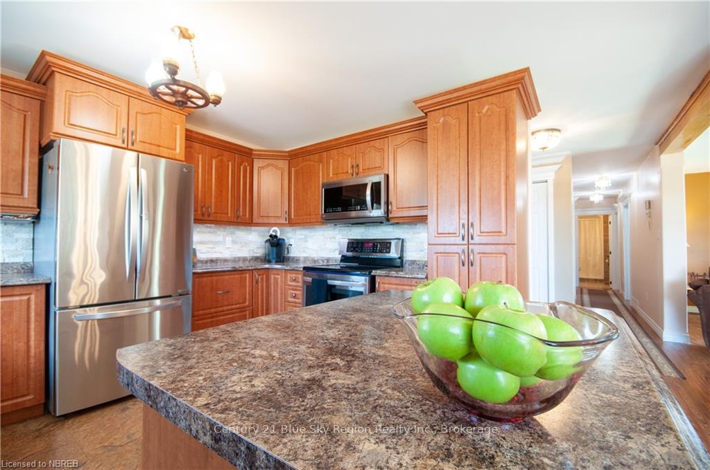 Photo 6 of 212 River Road, Chisholm — HOMEH