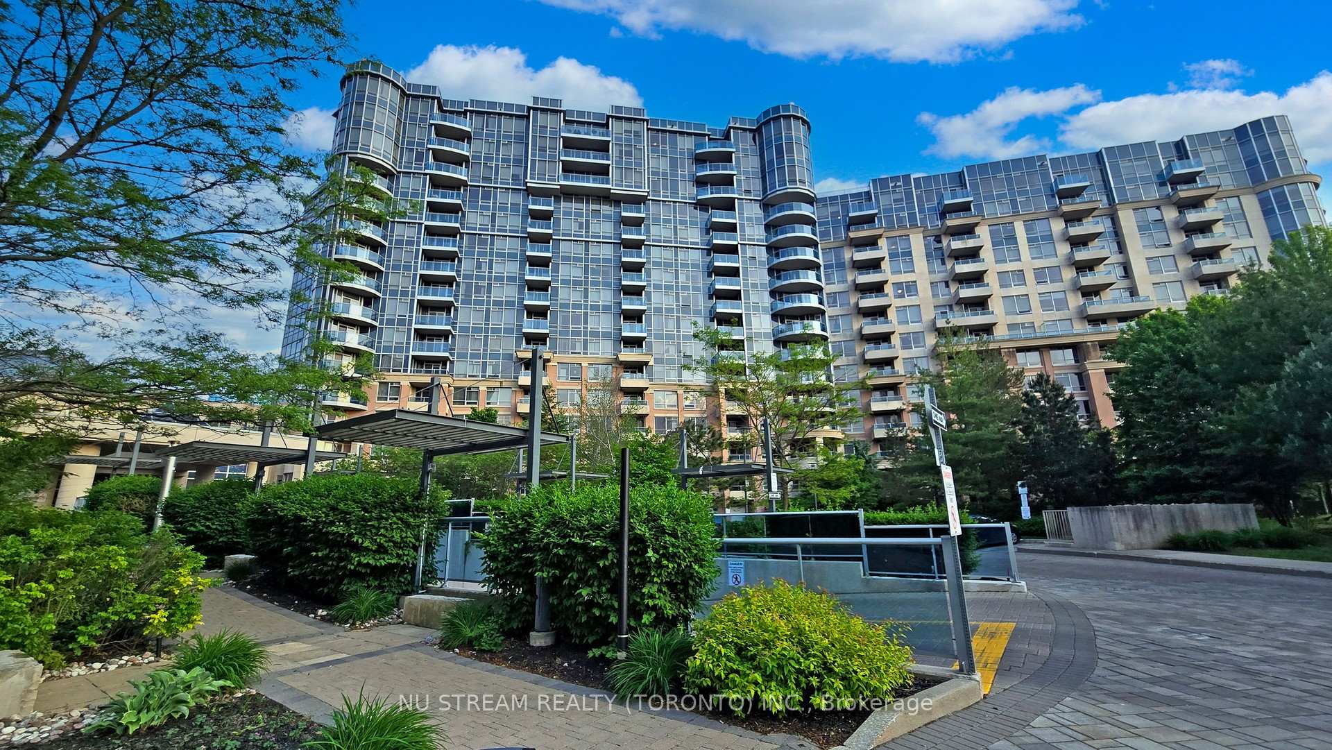 Front of Unit 610, 33 Cox Boulevard