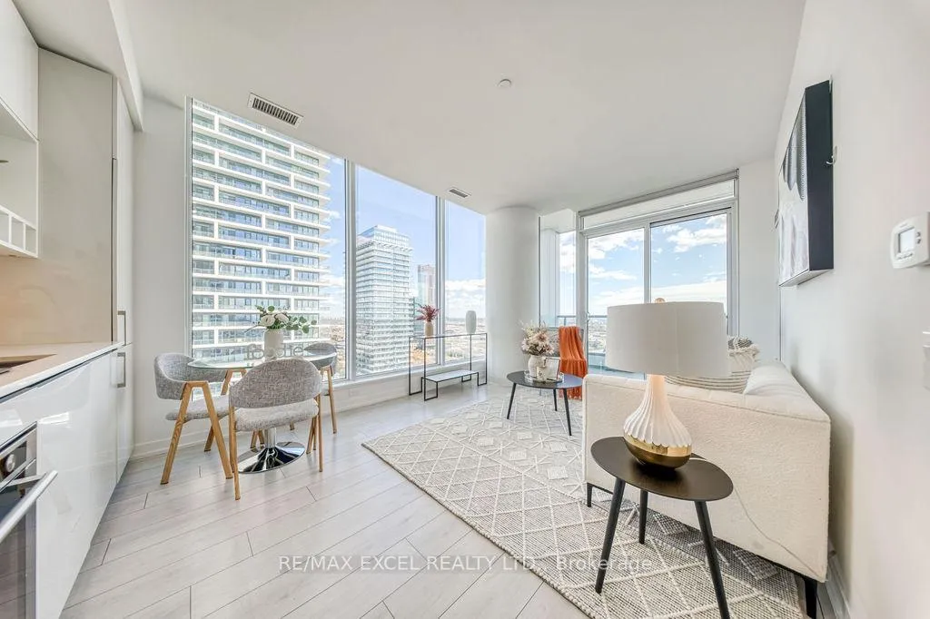 Photo 5 of Unit 2803, 898 Portage Parkway, Vaughan, Vaughan Corporate Centre — HOMEH
