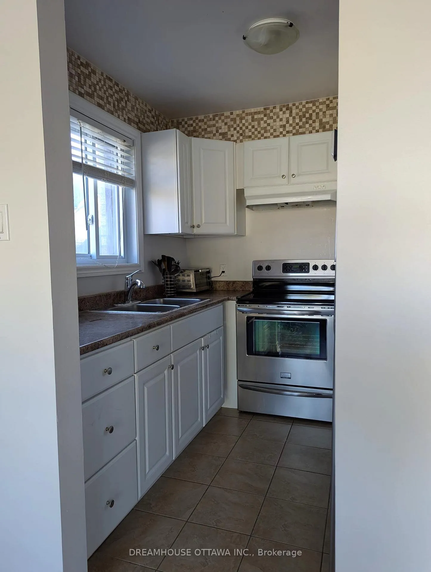 Photo 8 of Unit 107, 1490 Heron Road, Ottawa, Heron Gate — HOMEH