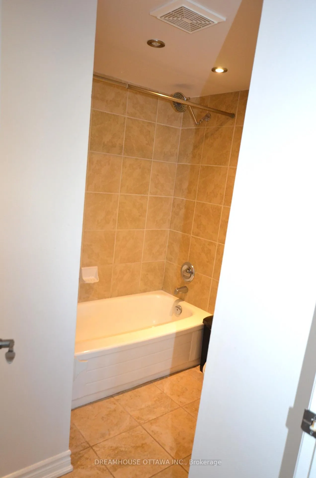 Photo 19 of Unit 107, 1490 Heron Road, Ottawa, Heron Gate — HOMEH