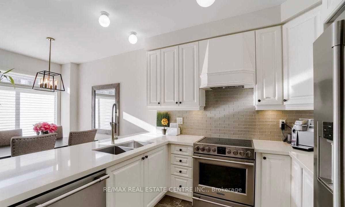 Photo 3 of 5 Blackberry Valley Crescent, Caledon, Rural Caledon — HOMEH