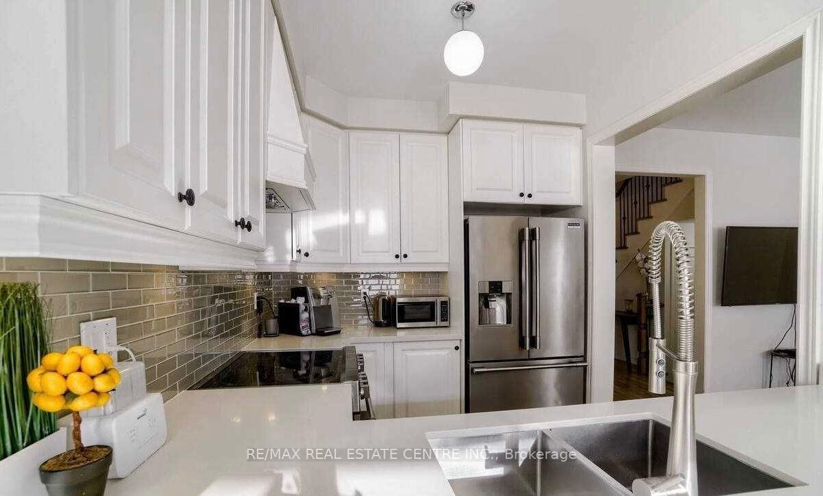 Photo 4 of 5 Blackberry Valley Crescent, Caledon, Rural Caledon — HOMEH