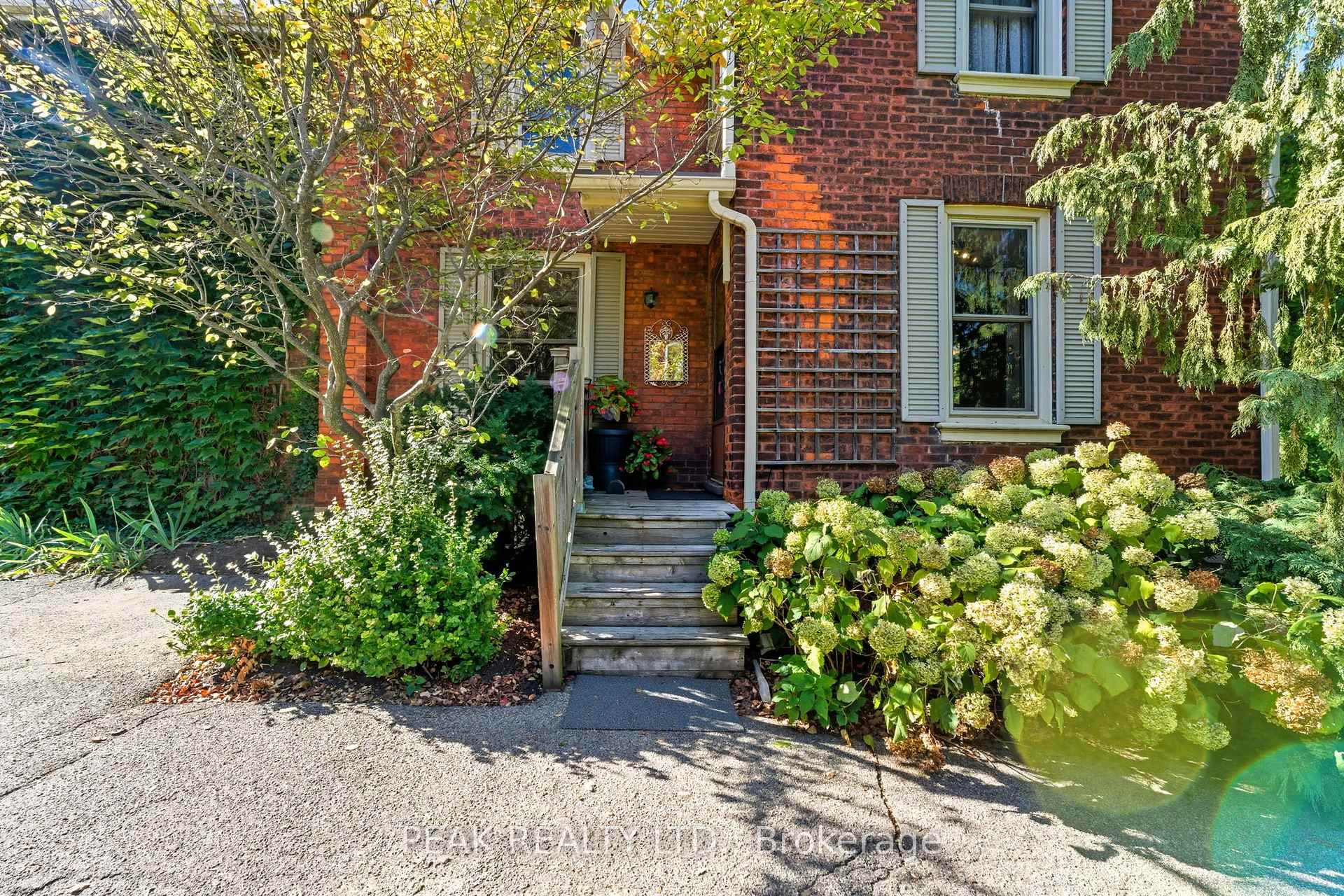 Photo 2 of 49 St Andrew Street, Brant, Paris — HOMEH