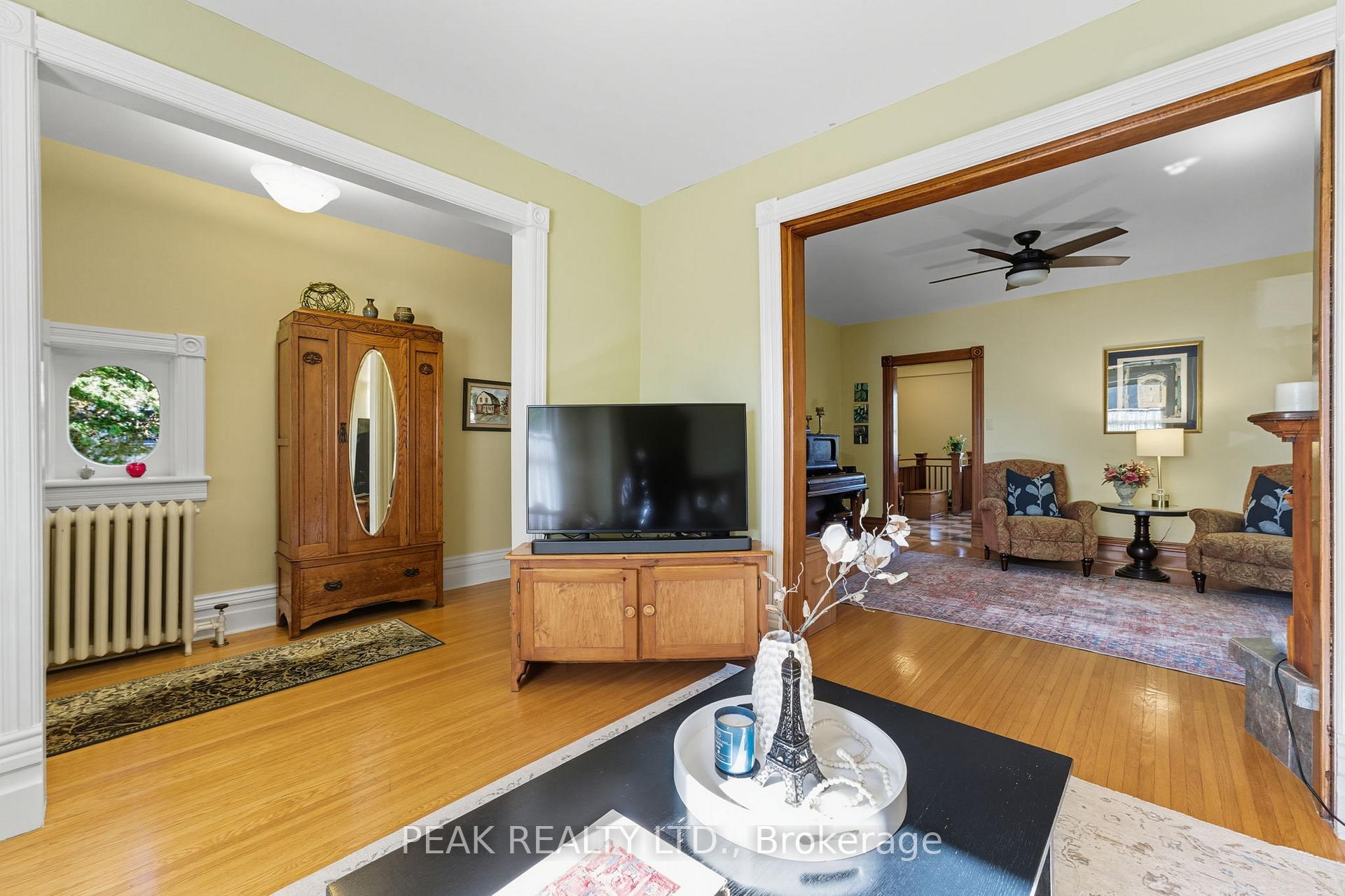 Photo 7 of 49 St Andrew Street, Brant, Paris — HOMEH