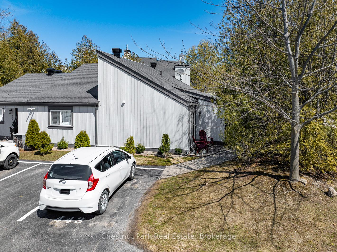 Photo 2 of 443 Oxbow Crescent, Collingwood — HOMEH