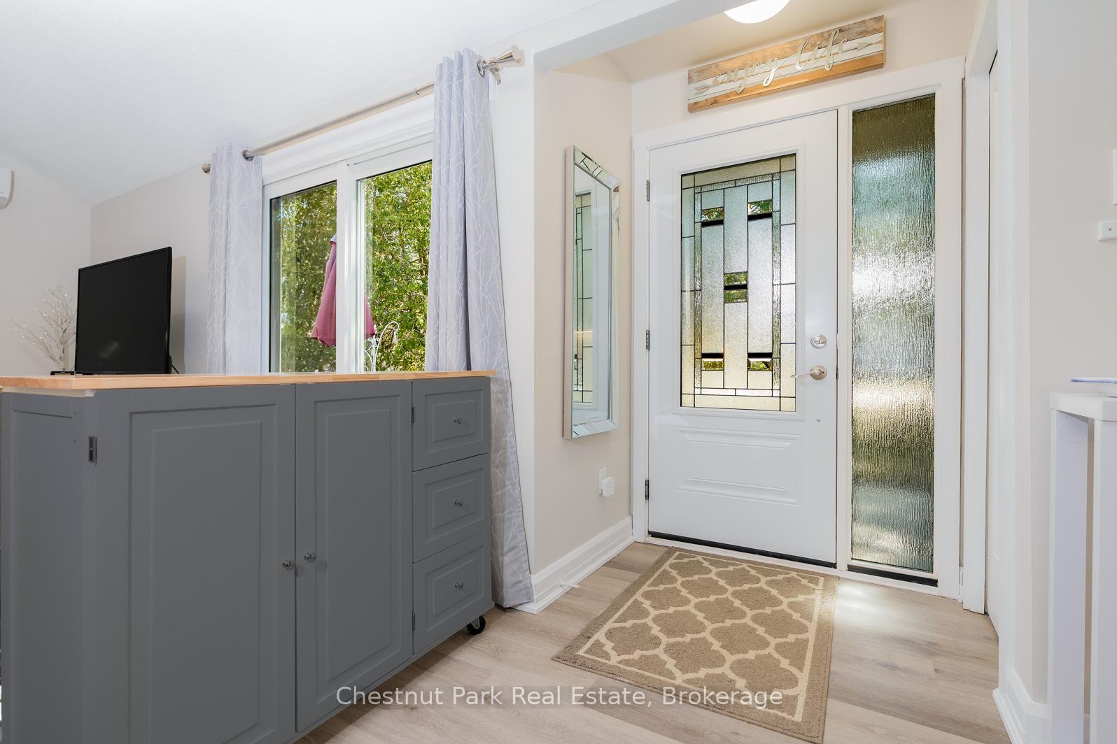 Photo 6 of 443 Oxbow Crescent, Collingwood — HOMEH