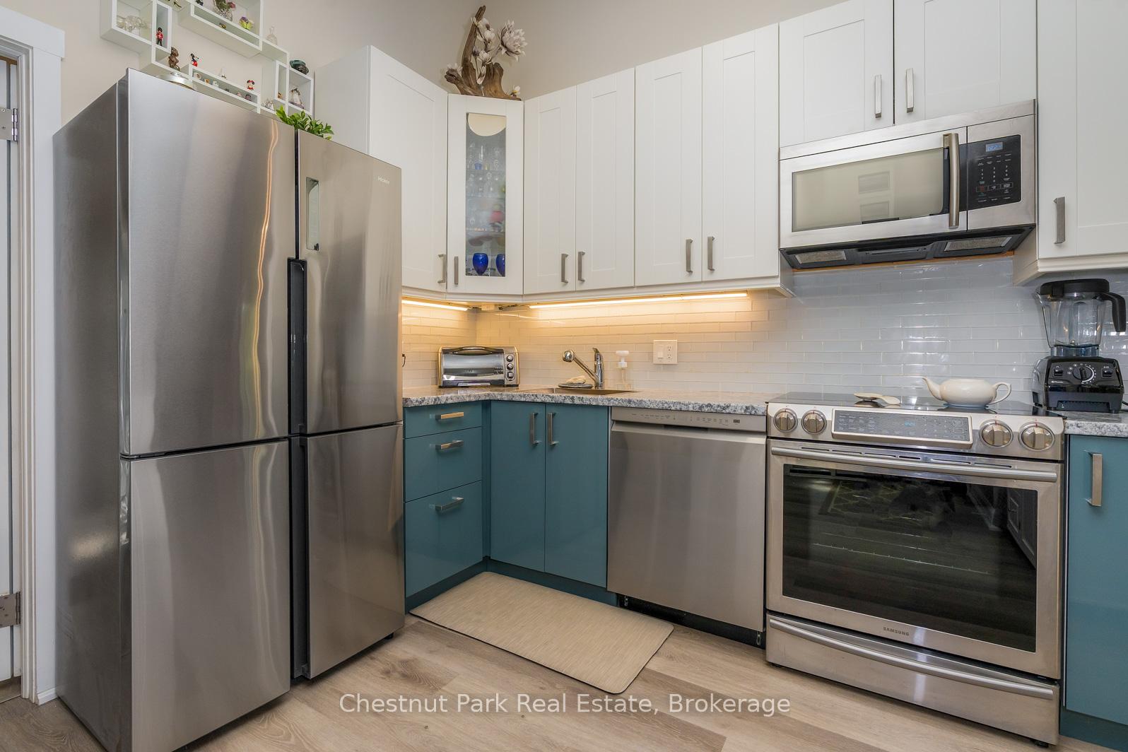 Photo 8 of 443 Oxbow Crescent, Collingwood — HOMEH