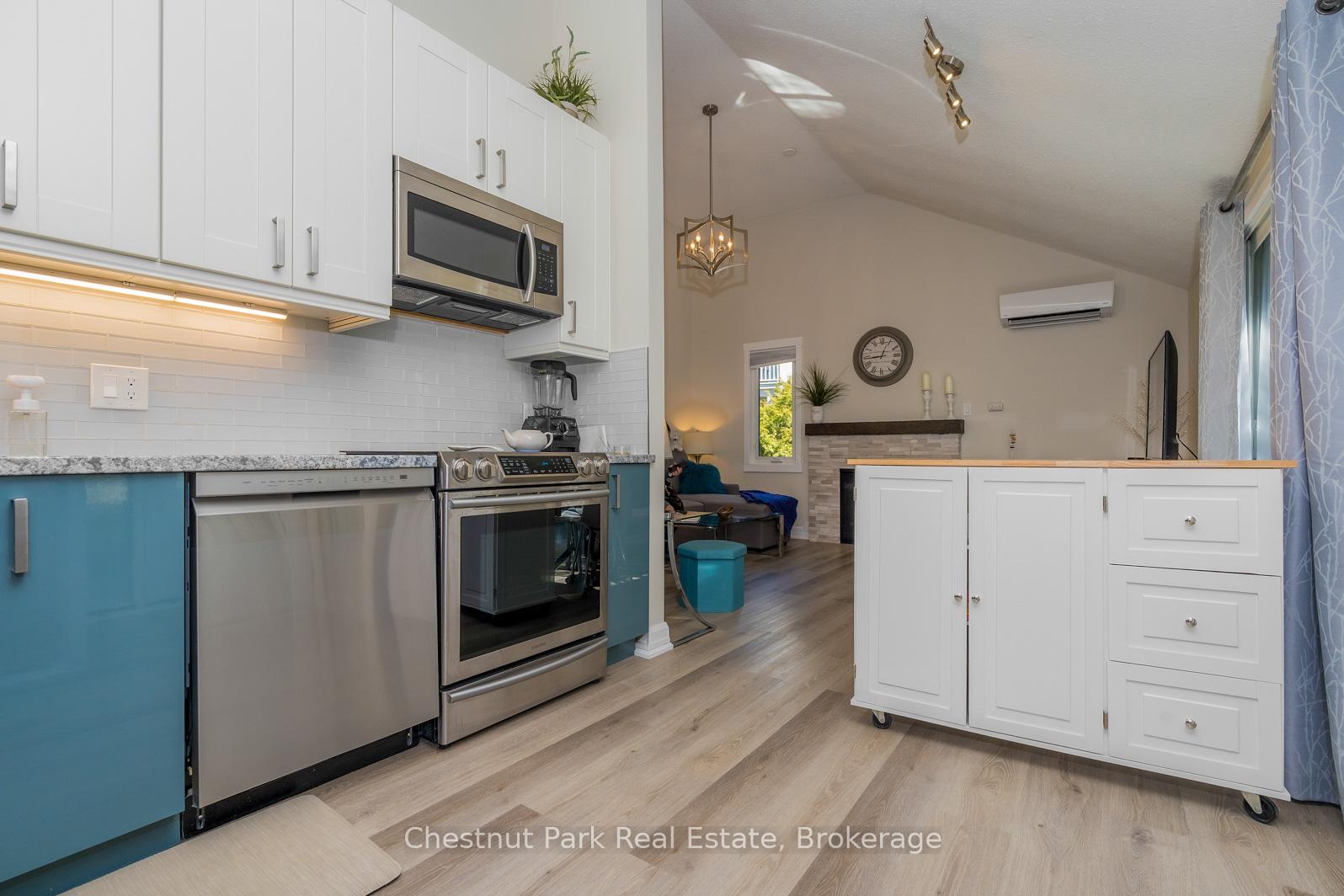 Photo 10 of 443 Oxbow Crescent, Collingwood — HOMEH