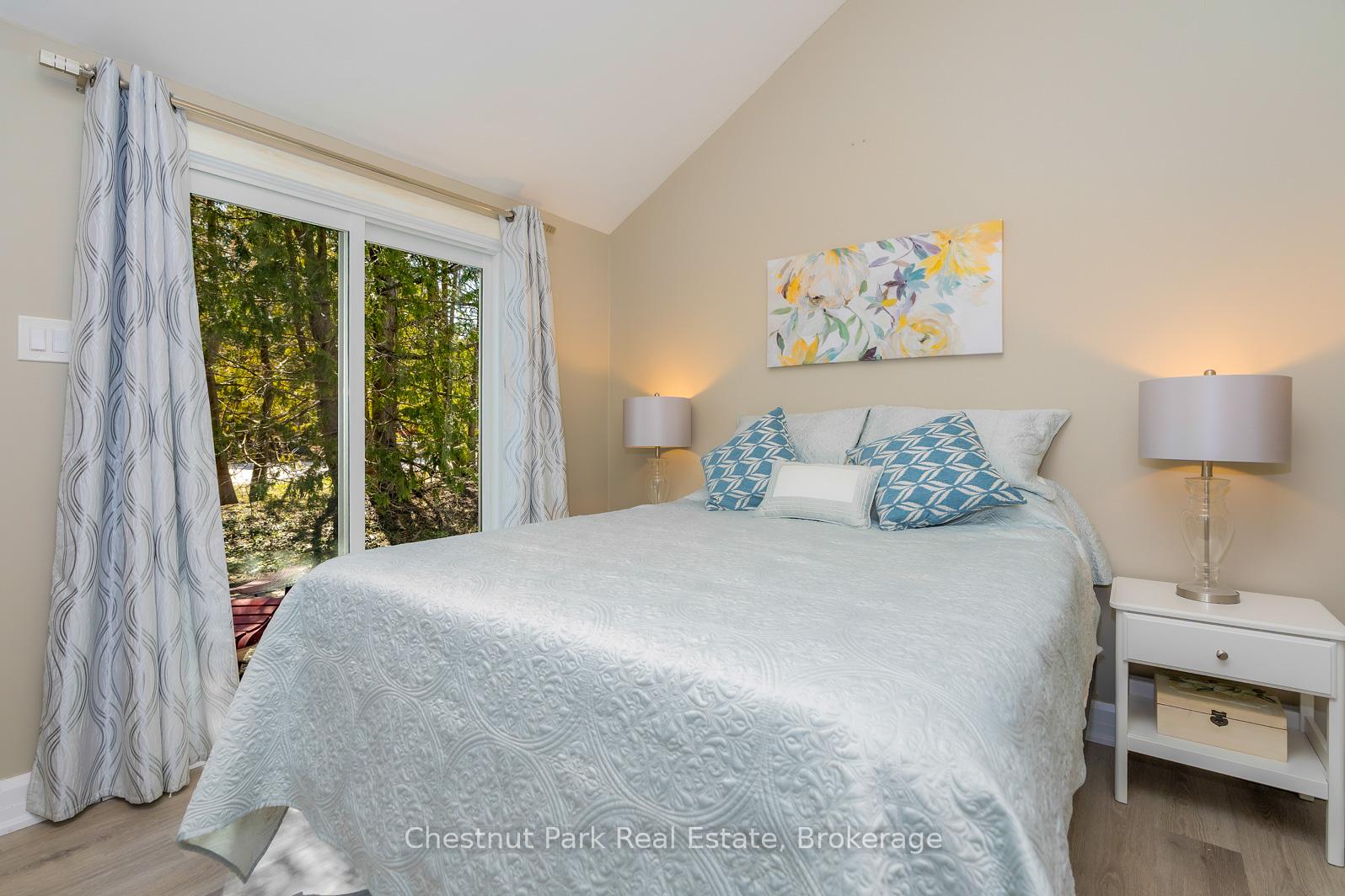 Photo 20 of 443 Oxbow Crescent, Collingwood — HOMEH