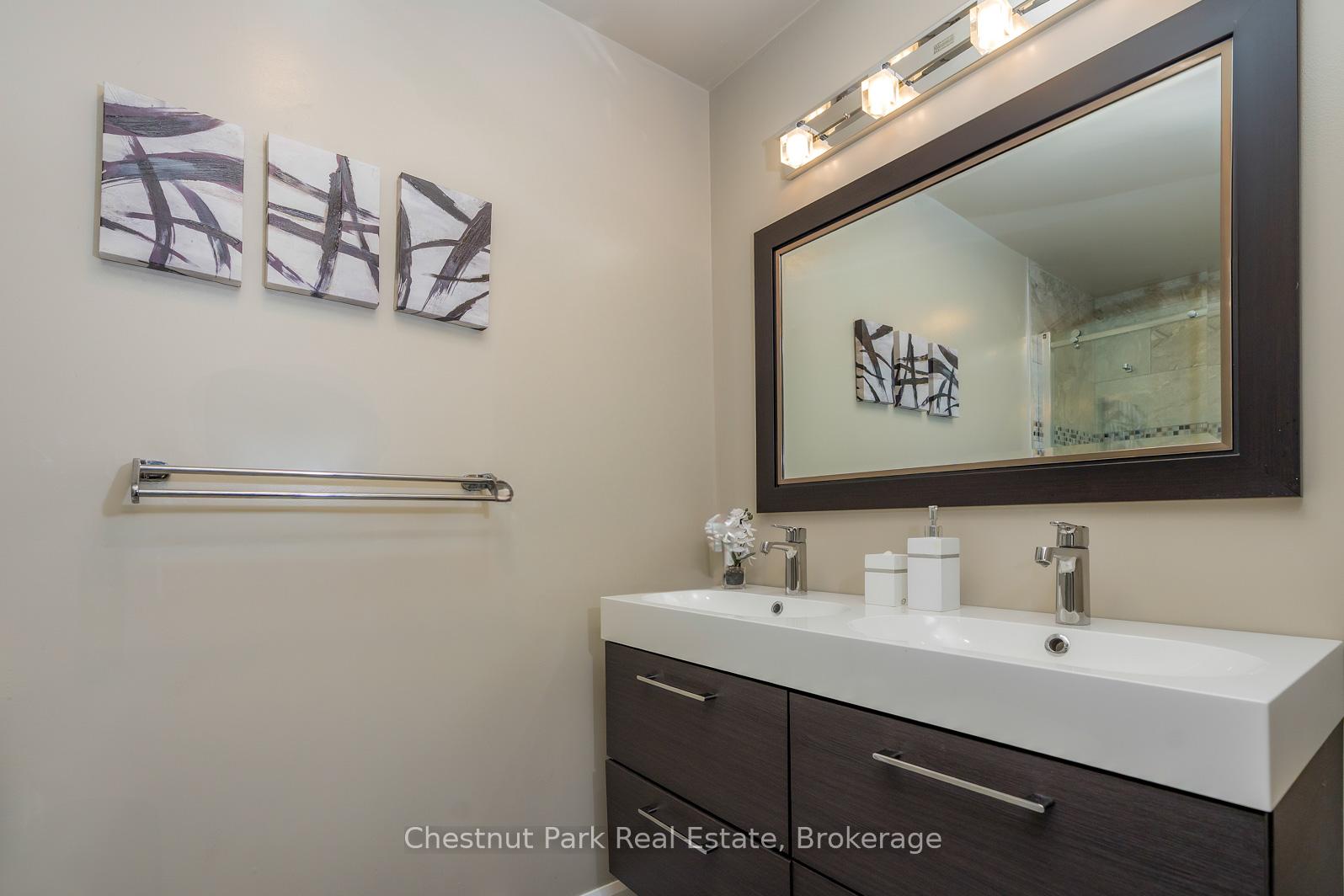 Photo 23 of 443 Oxbow Crescent, Collingwood — HOMEH