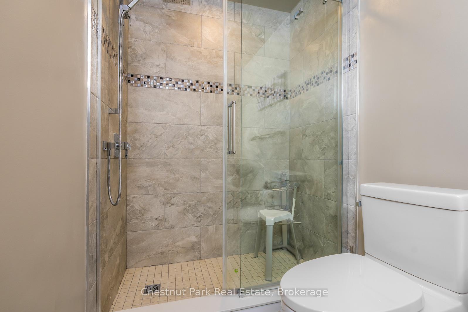 Photo 24 of 443 Oxbow Crescent, Collingwood — HOMEH
