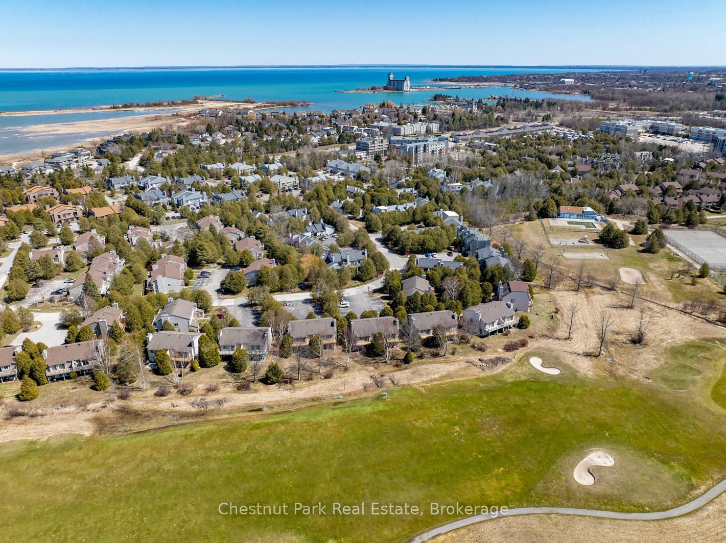 Photo 35 of 443 Oxbow Crescent, Collingwood — HOMEH