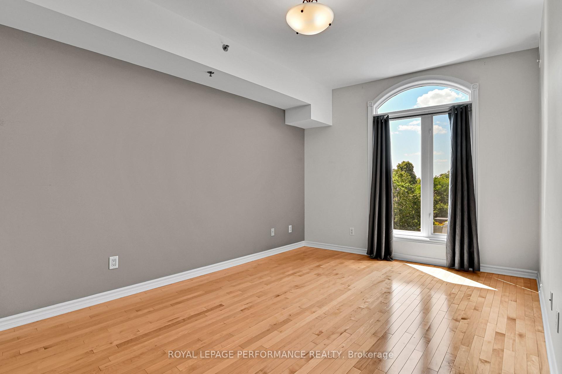 Photo 11 of Unit 407, 6 Grove Avenue, Ottawa, Old Ottawa South — HOMEH
