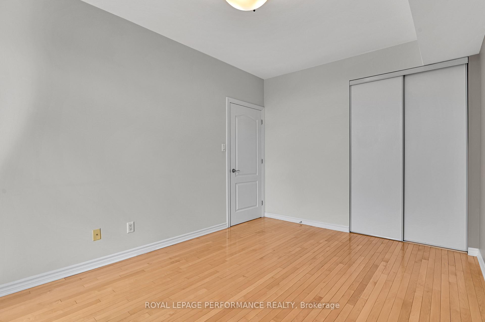 Photo 12 of Unit 407, 6 Grove Avenue, Ottawa, Old Ottawa South — HOMEH