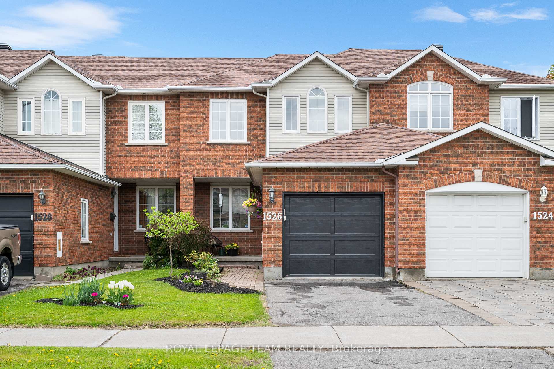 Photo 1 of 1526 Tonilee Drive, Ottawa, Carson Grove — HOMEH