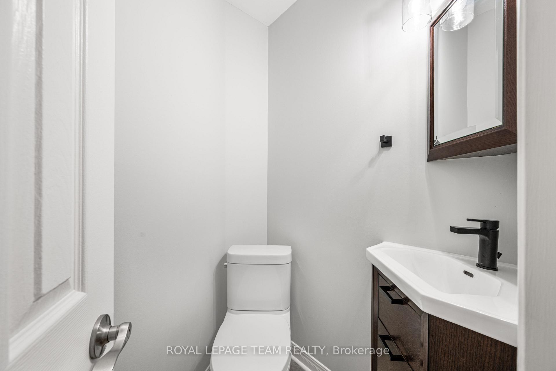 Photo 2 of 1526 Tonilee Drive, Ottawa, Carson Grove — HOMEH
