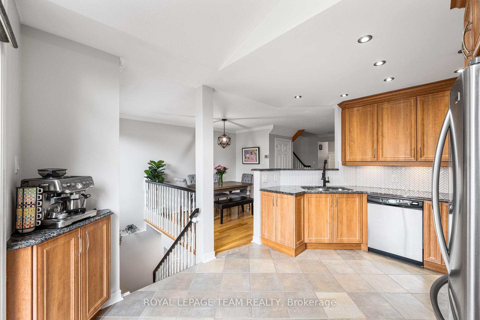 Photo 9 of 1526 Tonilee Drive, Ottawa, Carson Grove — HOMEH