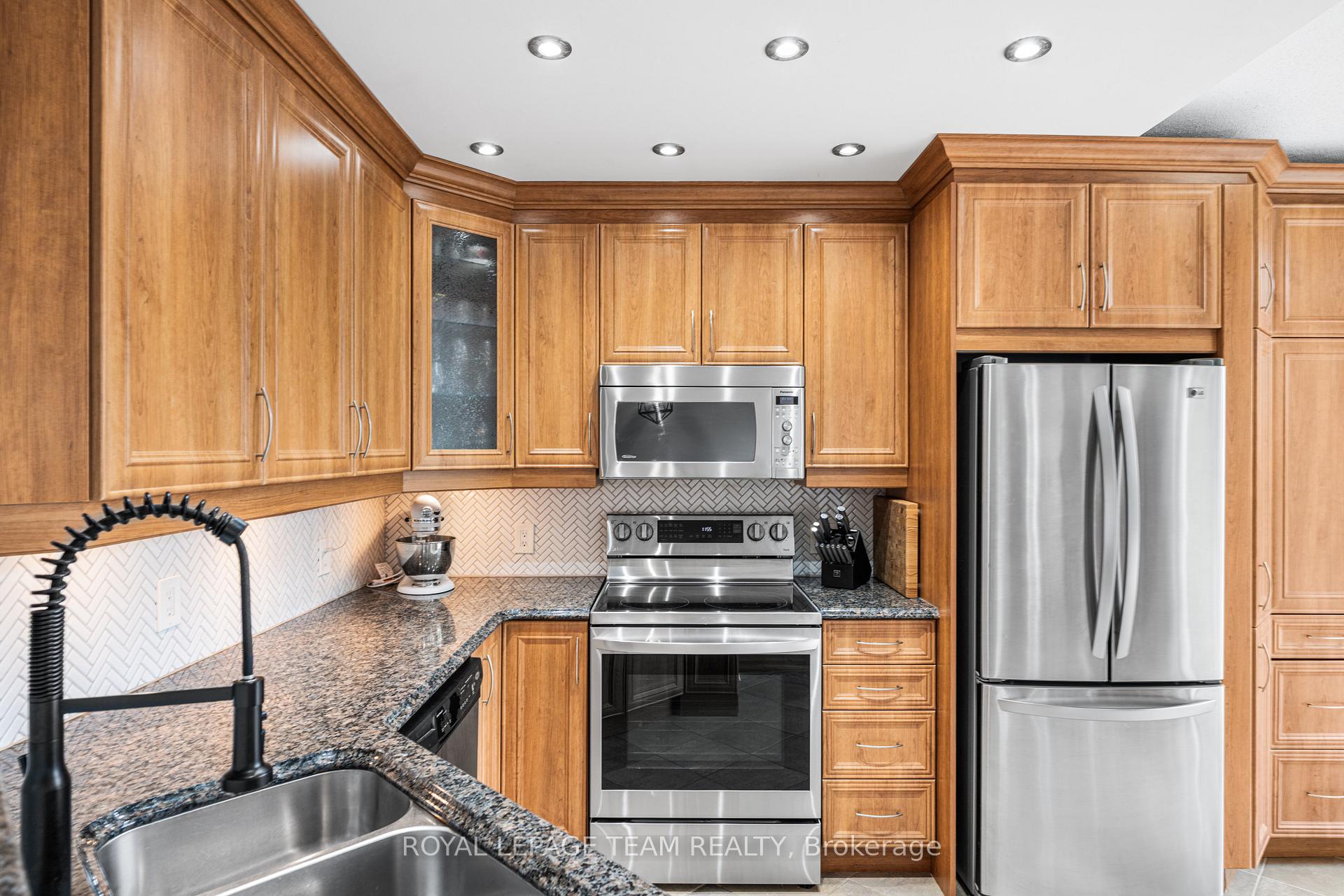 Photo 13 of 1526 Tonilee Drive, Ottawa, Carson Grove — HOMEH