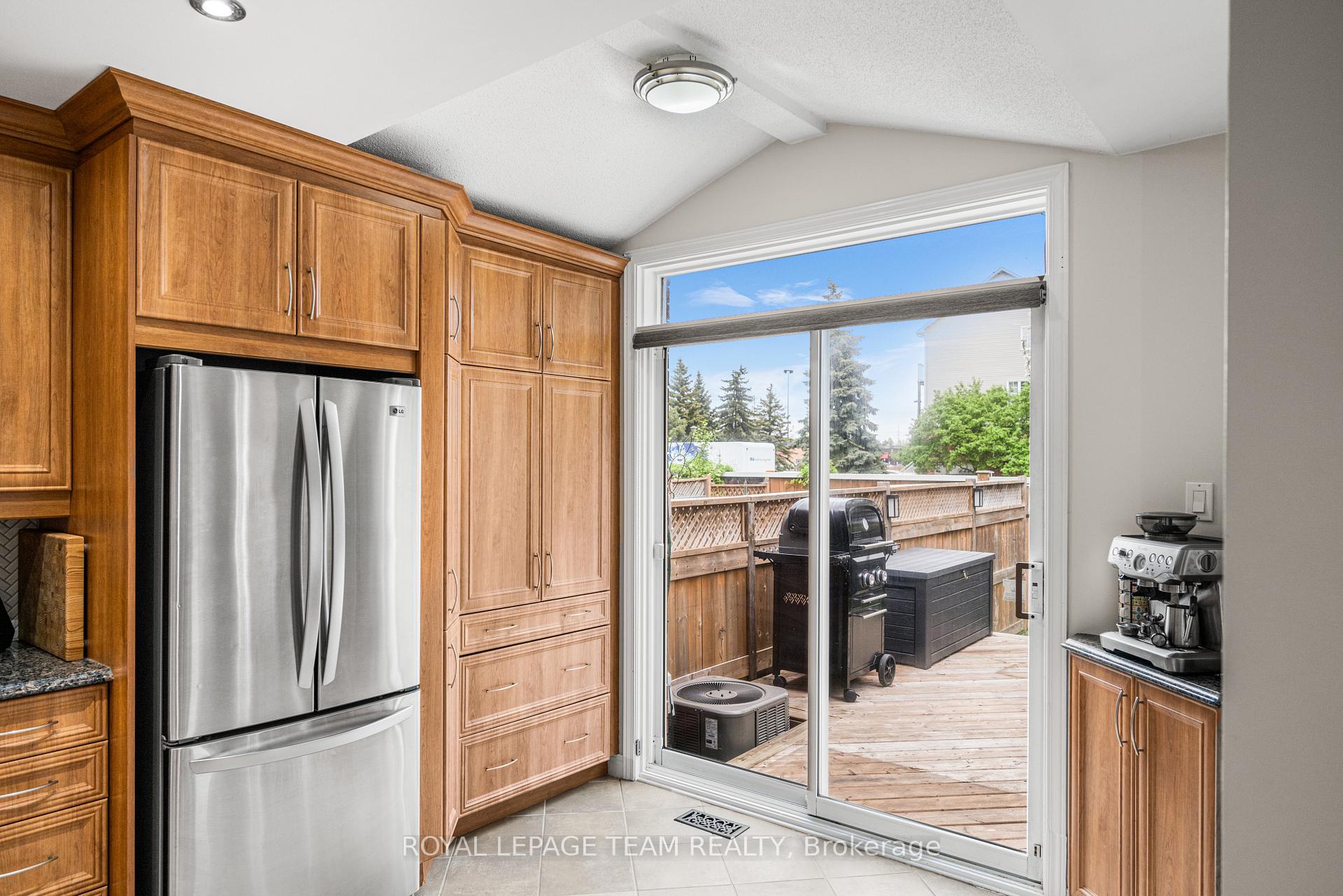 Photo 14 of 1526 Tonilee Drive, Ottawa, Carson Grove — HOMEH