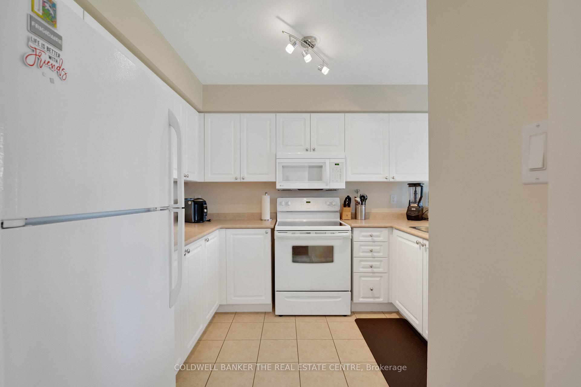 Photo 5 of Unit 34, 430 Mapleview Drive E, Barrie, Painswick South — HOMEH