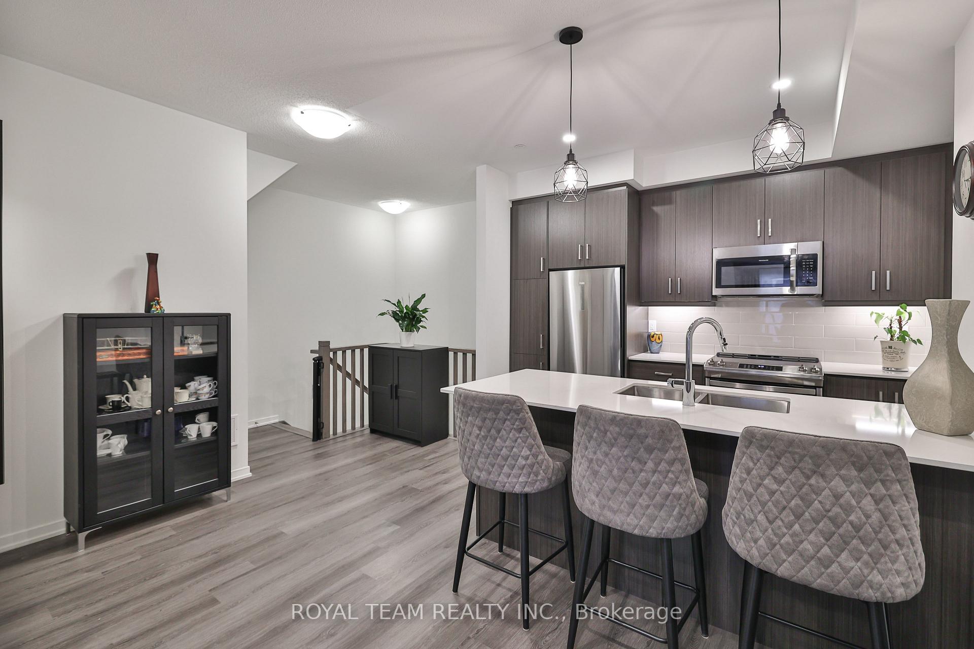 Photo 11 of Unit 224, 131 Honeycrisp Crescent, Vaughan, Vaughan Corporate Centre — HOMEH