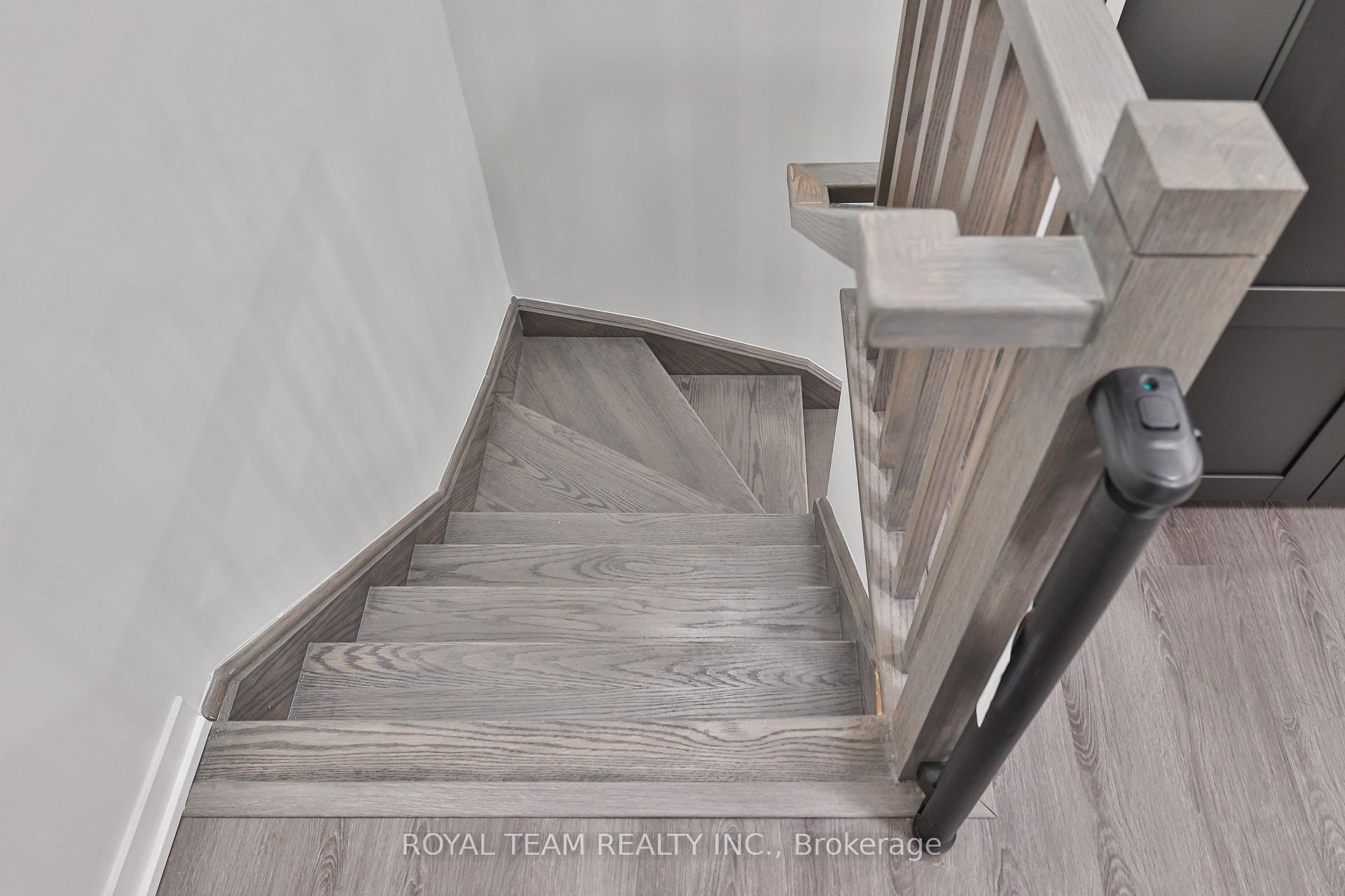 Photo 15 of Unit 224, 131 Honeycrisp Crescent, Vaughan, Vaughan Corporate Centre — HOMEH