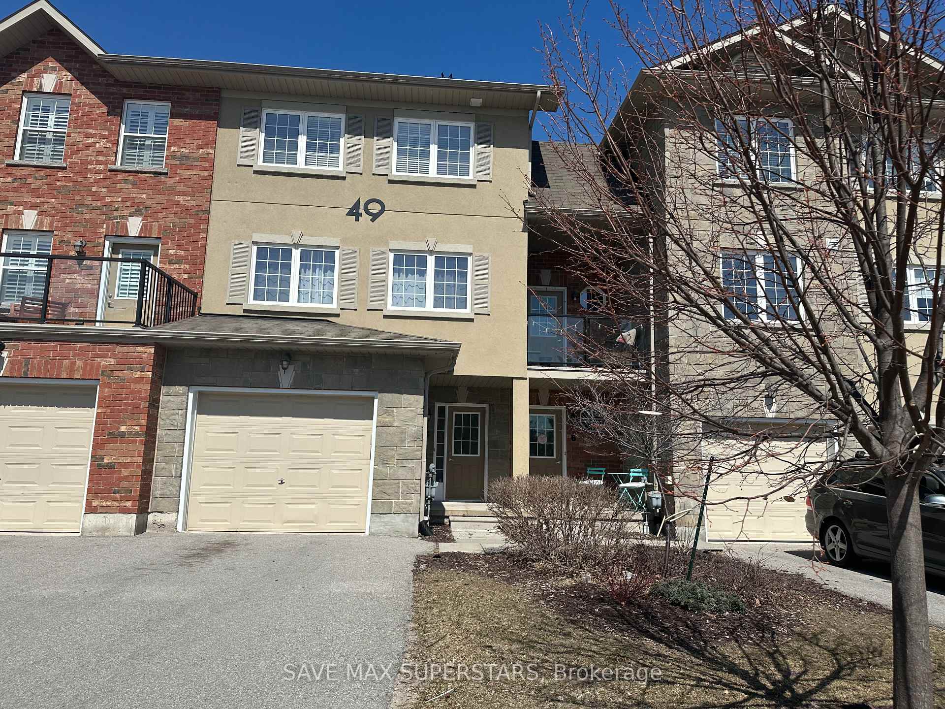 Front of Unit 5, 49 Ferndale Drive S