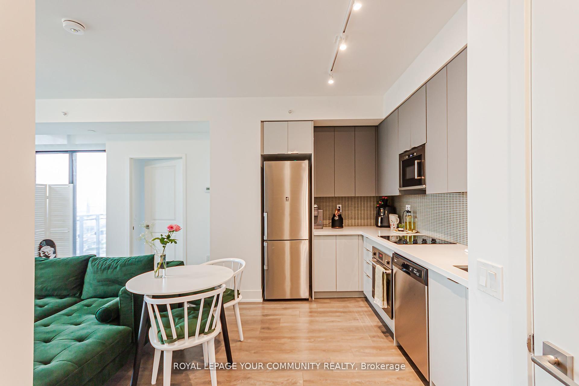 Photo 8 of Unit 1703, 2916 Highway 7 E, Vaughan, Concord — HOMEH