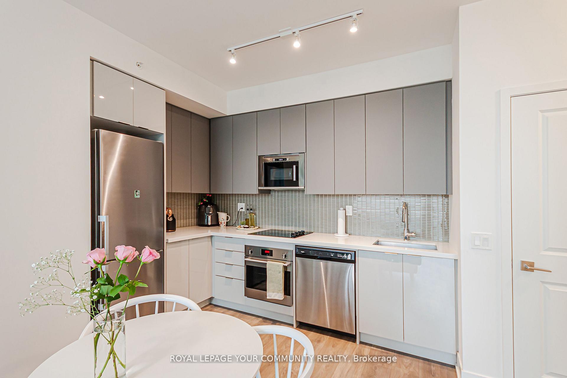 Photo 12 of Unit 1703, 2916 Highway 7 E, Vaughan, Concord — HOMEH