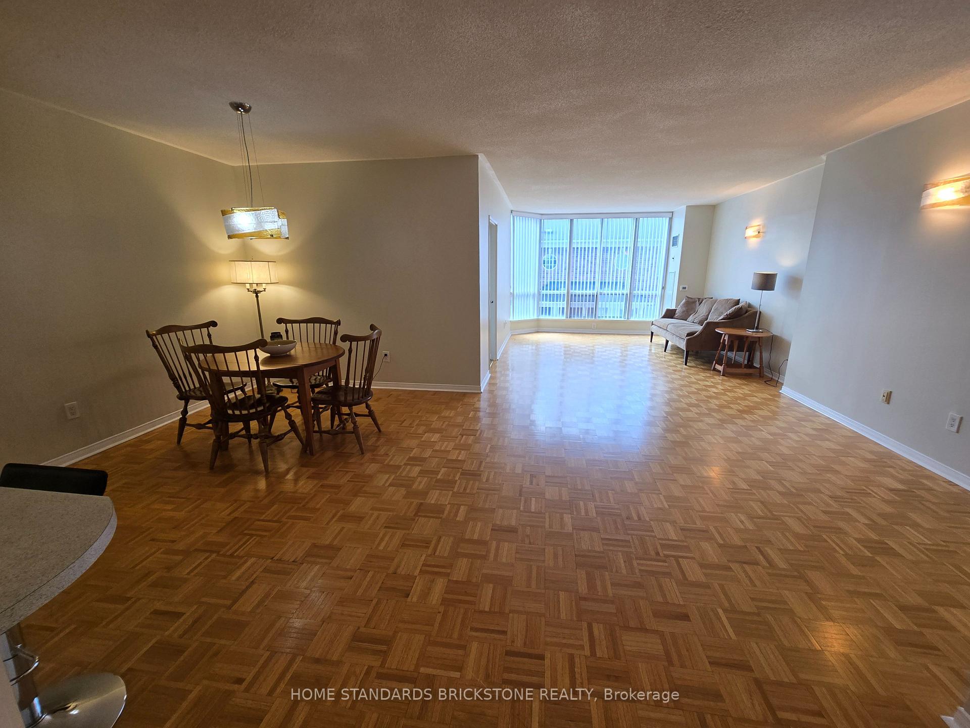 Photo 8 of Unit 220, 7398 Yonge Street, Vaughan, Crestwood-Springfarm-Yorkhill — HOMEH